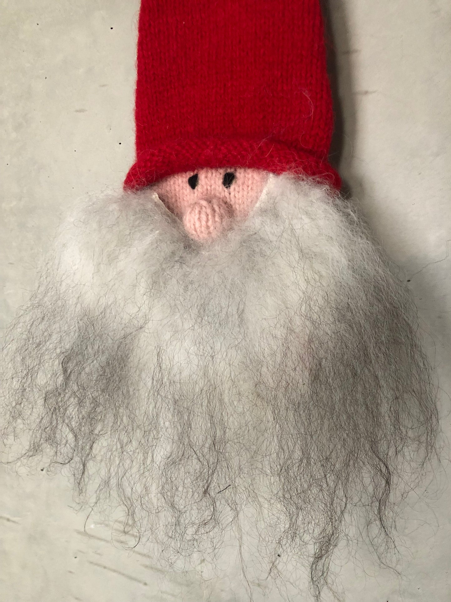 Håndstrikket nisse - vegghengt